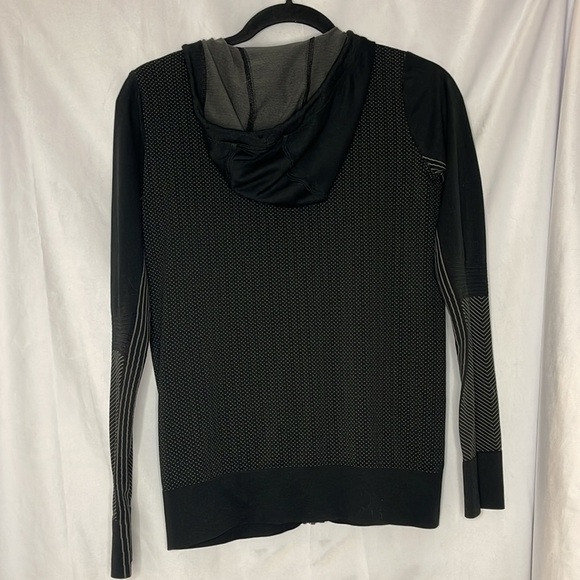 NIKE TRAINING LIGHTWEIGHT ACTIVEWEAR JACKET (S) - Picture 6 of 7